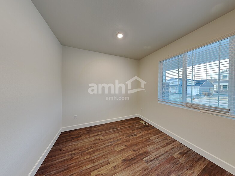 Building Photo - 15072 W 82nd Pl