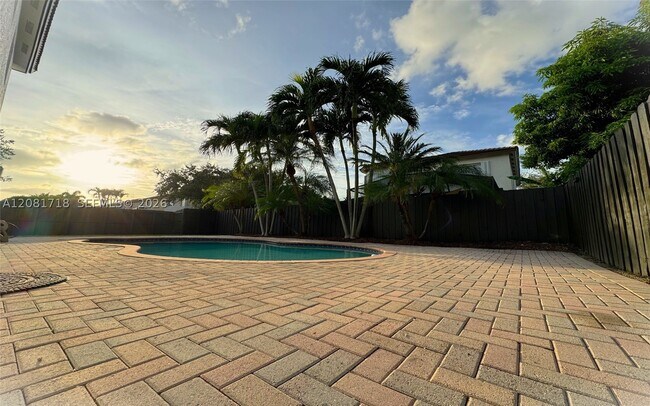 Building Photo - 15813 SW 140th St