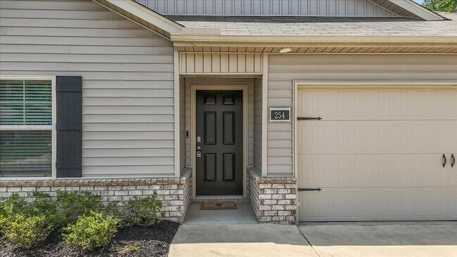 Building Photo - 254 Ashland Dr SW