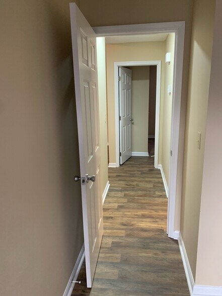 Building Photo - 3746 Chamberlain Ct