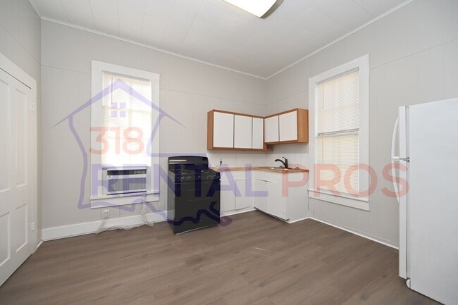 Building Photo - 608/610 S Bonner St