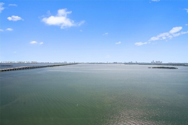 Building Photo - 2900 NE 7th Ave