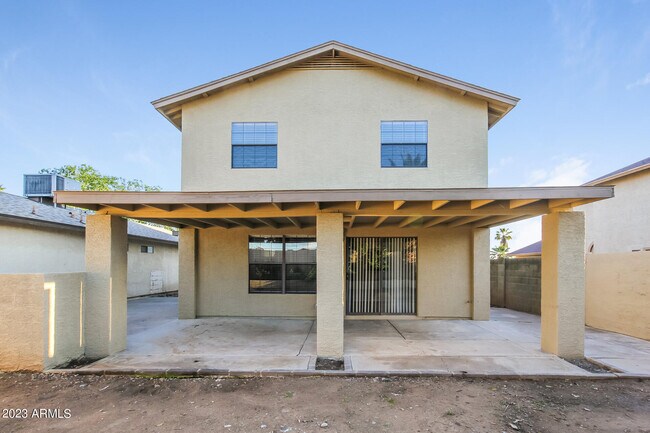 Building Photo - 3830 W Marconi Ave