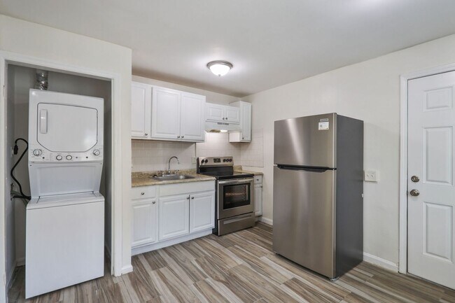 Building Photo - 619 Oliver St NW