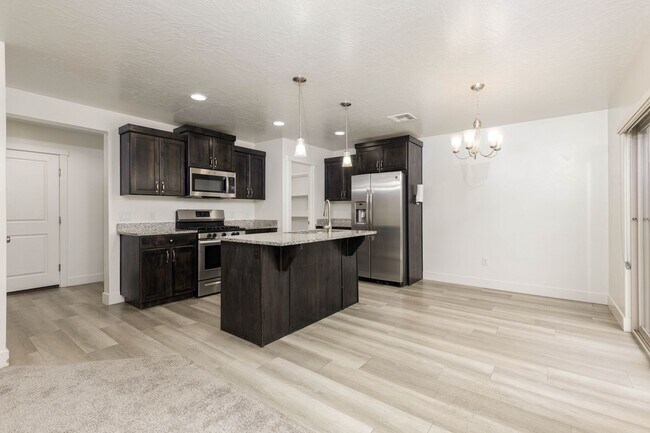 Building Photo - Beautiful Desert Canyon 4 Bedroom / 2.5 Bathroom / 2 Car Garage available NOW