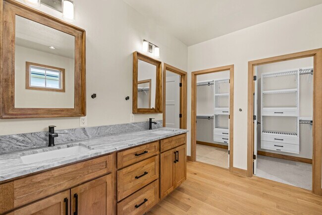 Building Photo - 21702 N Medalist Ct