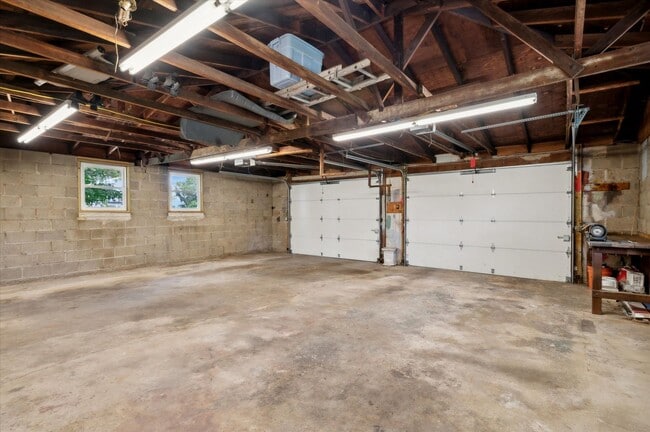 Building Photo - 432 Webb Rd