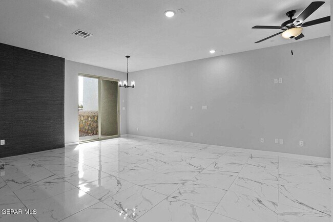 Building Photo - 11492 Summer Dr