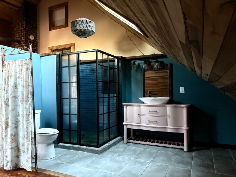 Building Photo - 920 Lafayette Ave