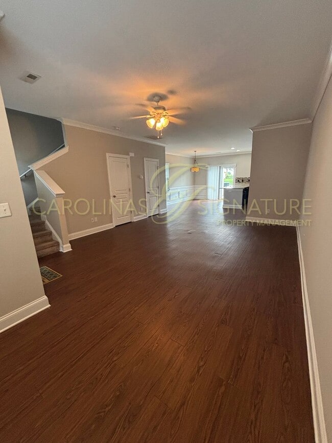 Building Photo - 3BR/2.5BA Townhouse in Settlers Landing; E...