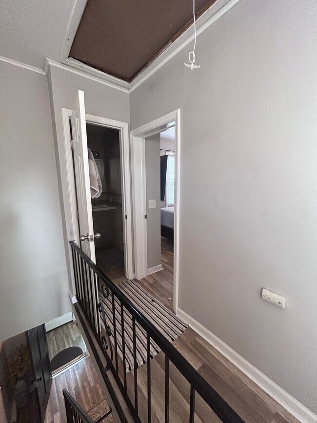 Building Photo - 42 Ella St