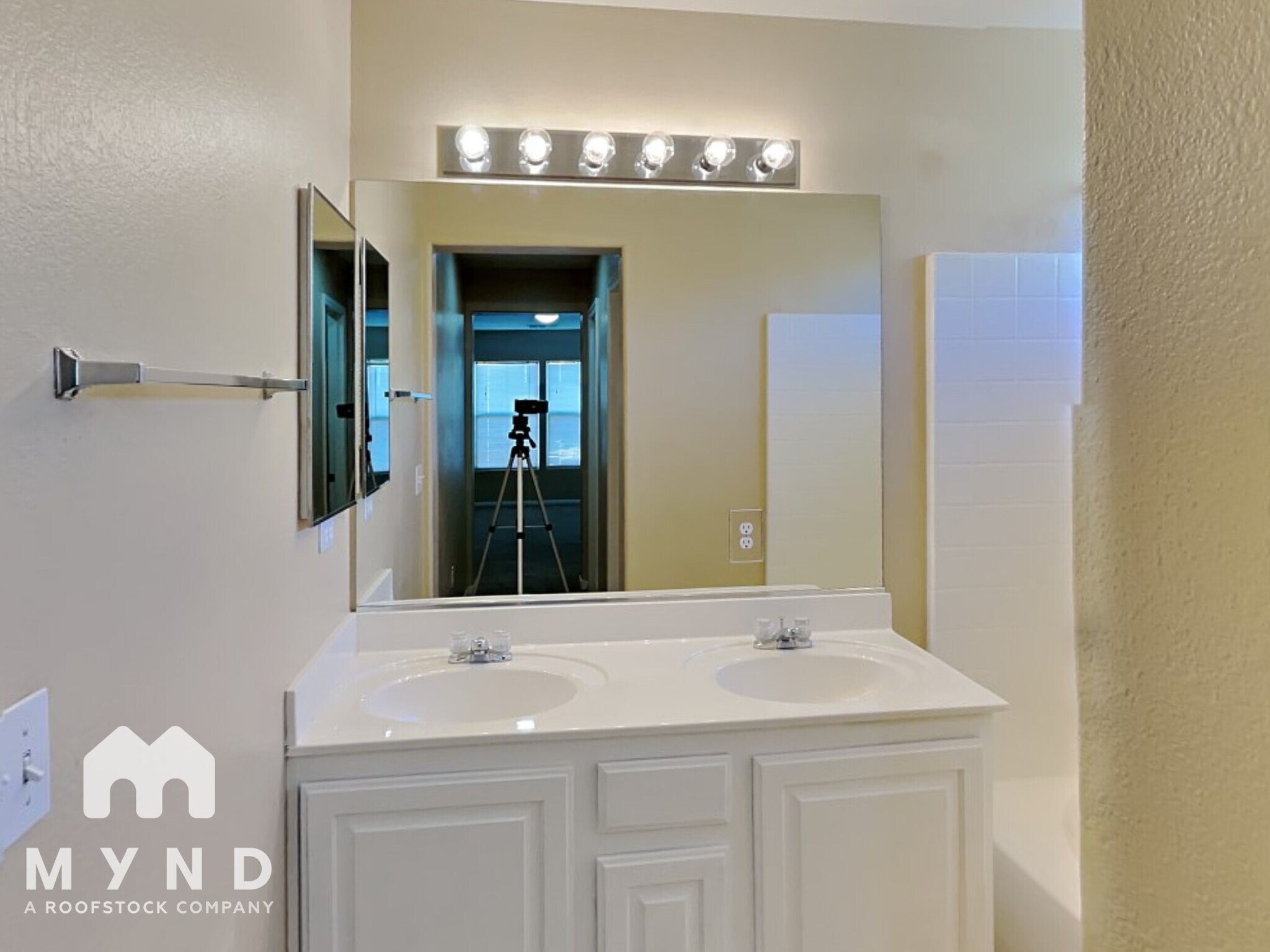 Building Photo - 10637 Chestnut Timber Ct