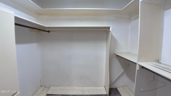 Building Photo - 4719 Frankfort Ave