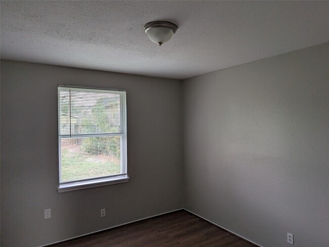 Building Photo - 4426 Brookfield Dr