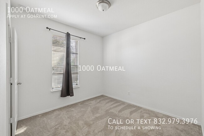 Building Photo - 1000 Oatmeal-