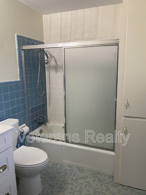 Building Photo - 2411 Sunkist Country Club Rd