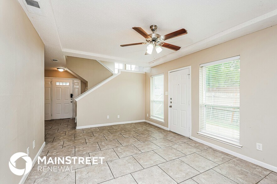 Building Photo - 1401 Del Rio Dr