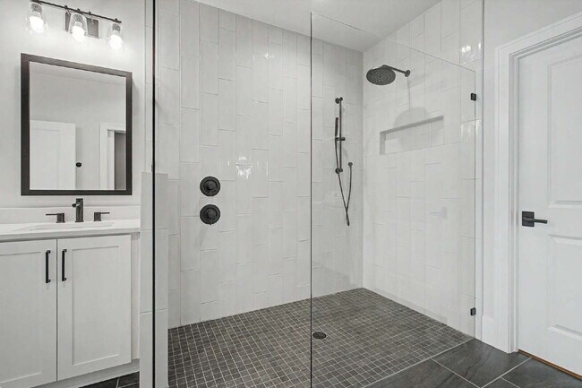 Building Photo - Townhome with Elevator at Park Station in Cary