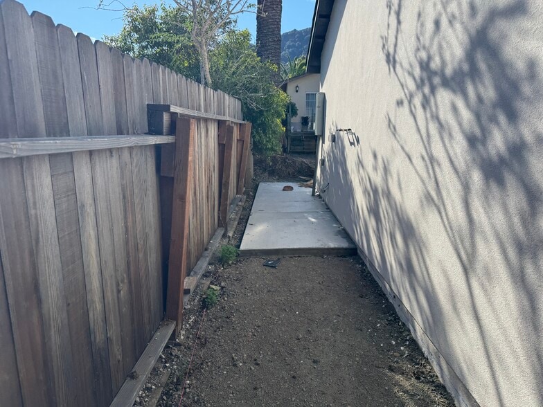 Building Photo - 376 Ramona Dr