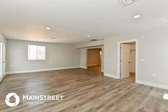 Building Photo - 6665 E 42nd St