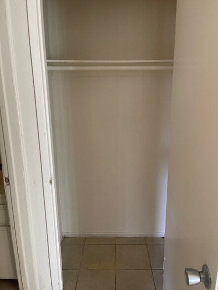 Building Photo - 11200 Vintage Rd