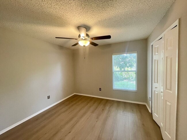 Building Photo - 3/2 ALAFAYA WOODS ADORABLE HOME in OVIEDO!