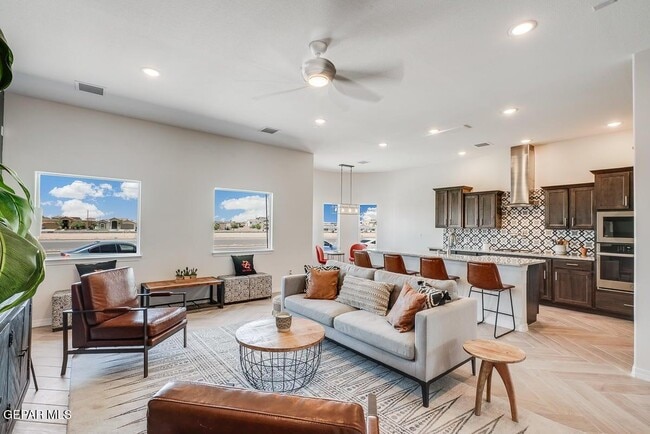 Building Photo - 14604 Pebble Hills Blvd