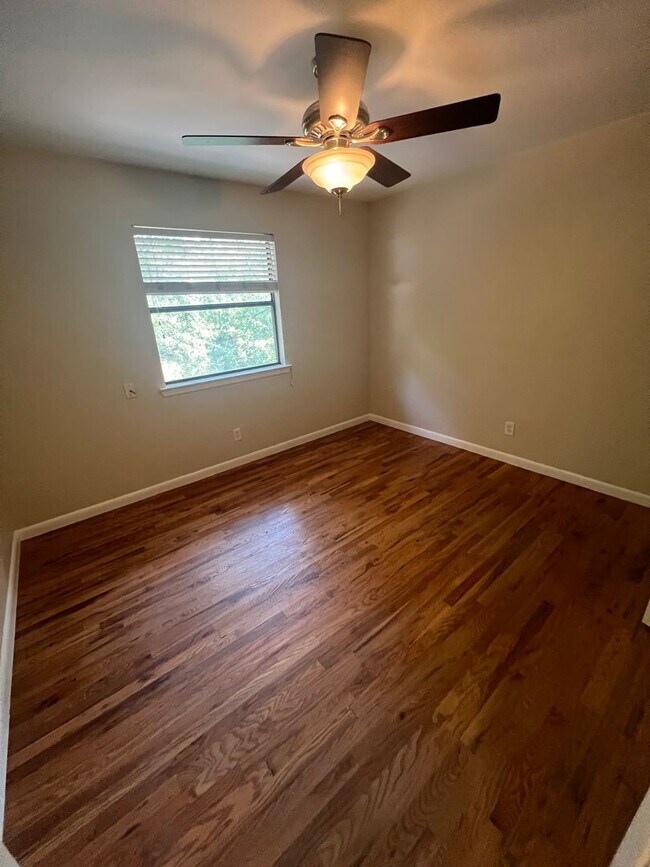 Building Photo - Great home in the heart of South Austin!