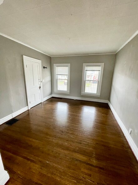 Living Room - 71 Unger Ave