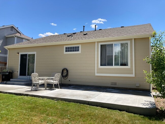 Building Photo - Updated 3 Bed Ranch + 2 Car garage