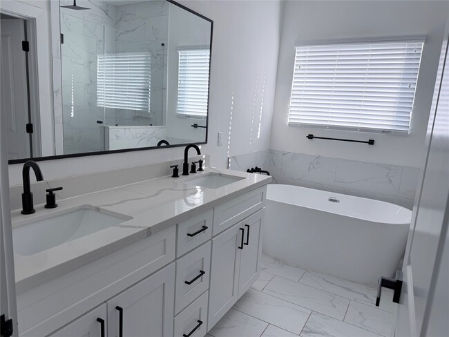 Building Photo - 5928 Conley St