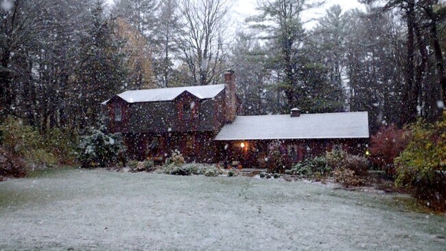 Building Photo - 47 Pine Knoll Rd