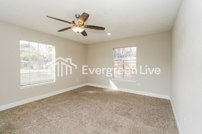 Building Photo - 5100 Goose Creek Dr