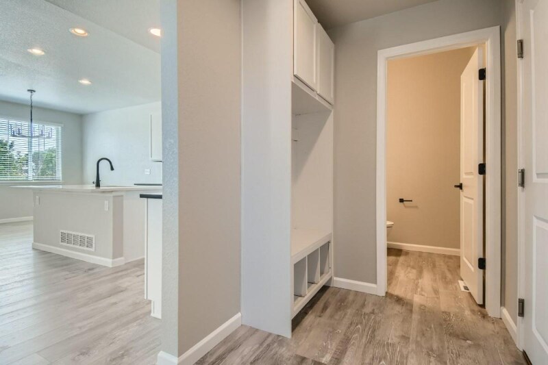 Building Photo - 2620 Brookstone Dr