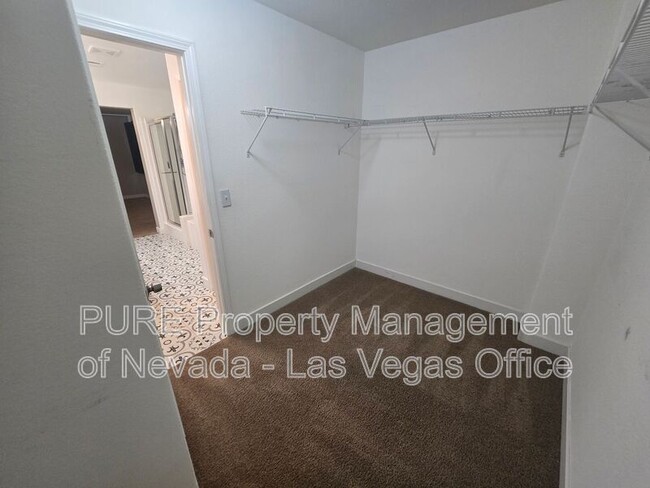 Building Photo - 9389 Black Wolf Ave