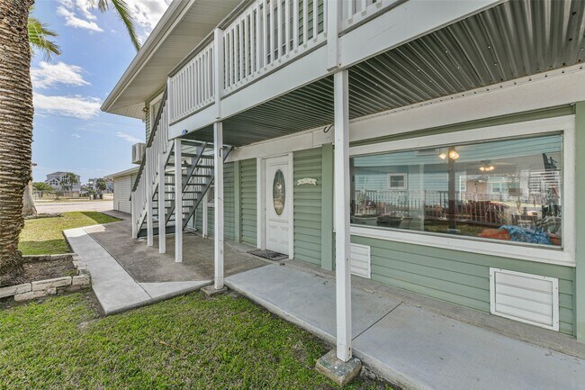 Building Photo - 16542 E Bayside Way