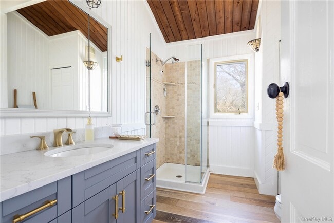 Building Photo - 10 Cedar Ave