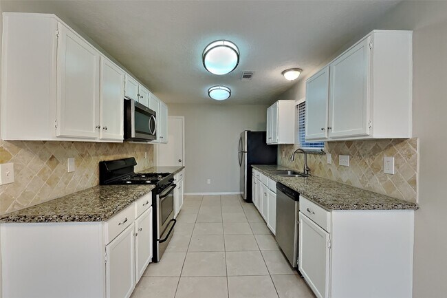 Building Photo - 24034 Shaw Perry Ln