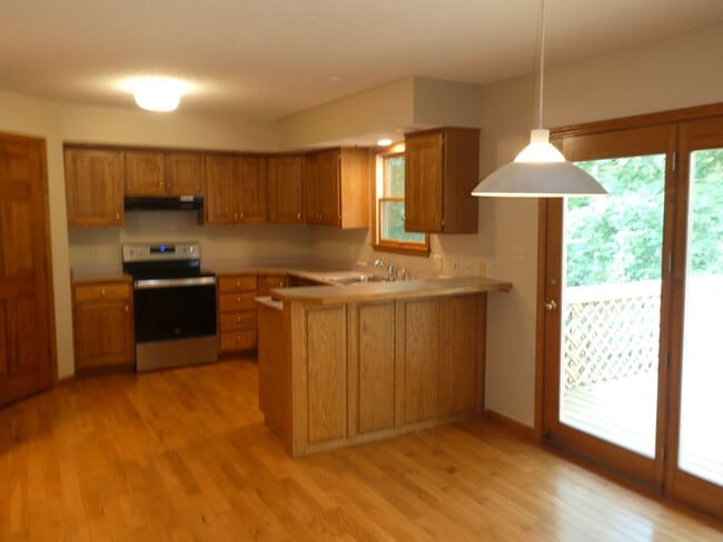 Building Photo - Beautiful home off Chapel Hill Rd