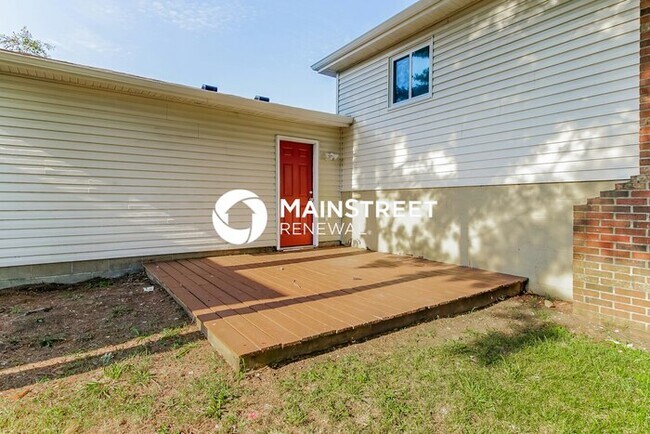 Building Photo - 3 Bedroom Pet-Friendly Home in Reynoldsburg, OH with Main Street Renewal