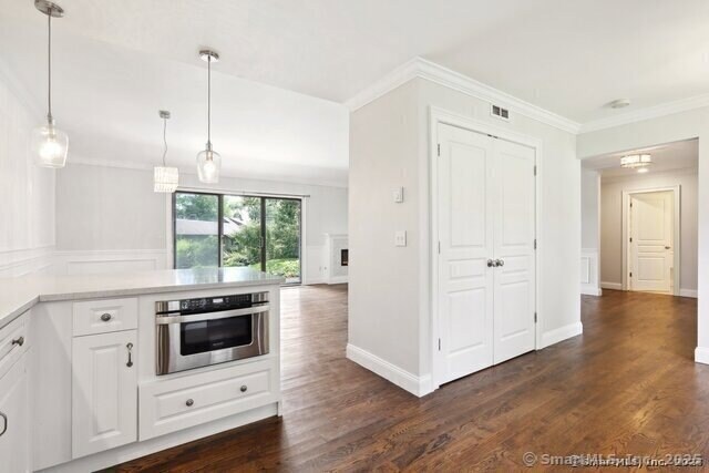 Building Photo - 122 Heritage Vlg