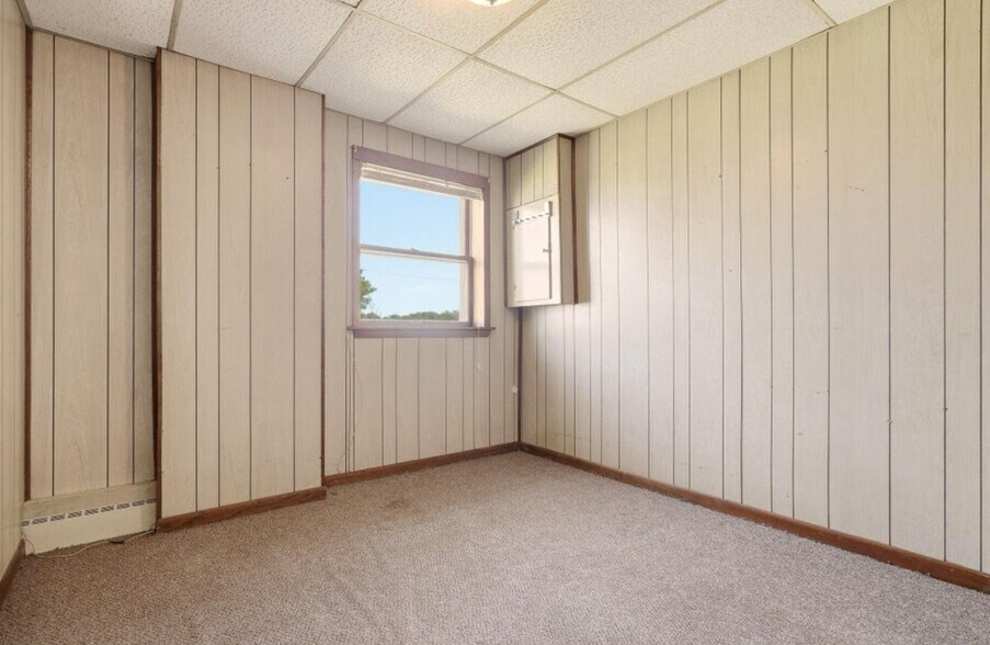 Building Photo - 13979 Fedora Rd