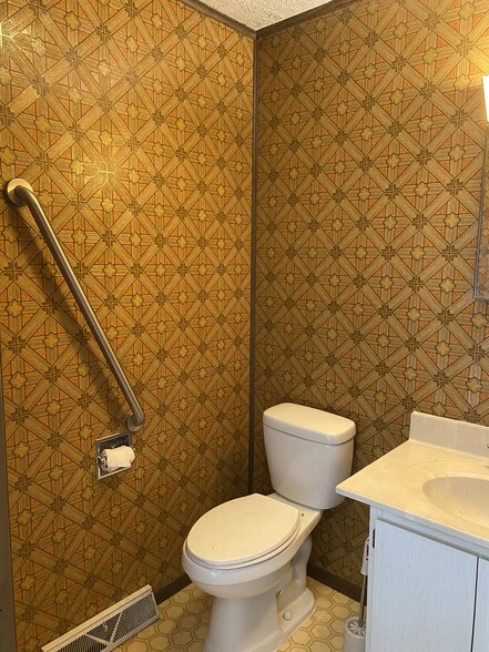 Upstair Halfbathroom - 1441 Northwest Dr