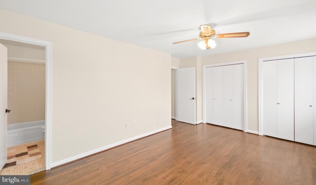 Main Bedroom - 20 Boileau Ct