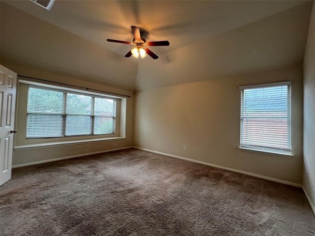 Building Photo - 2708 Cottonwood Shores Dr