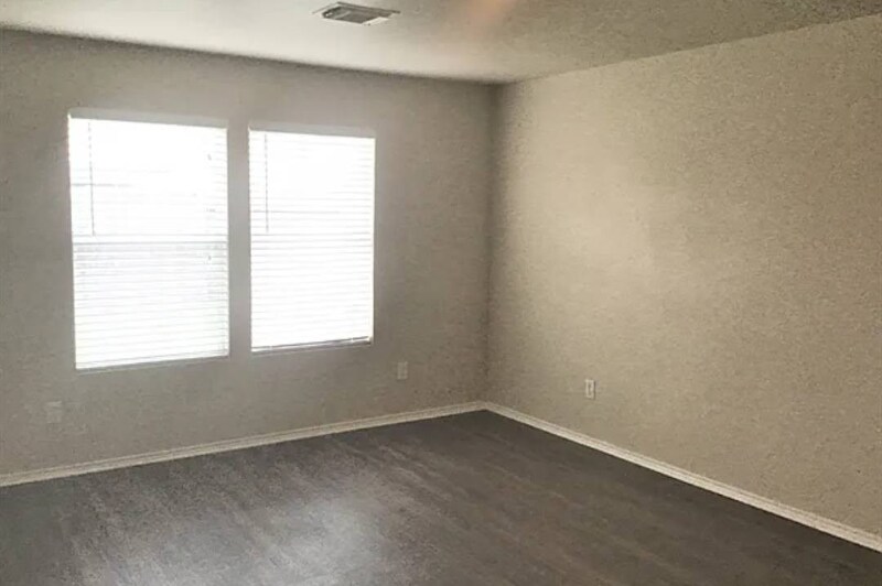 Building Photo - 9530 Belleclaire Ln