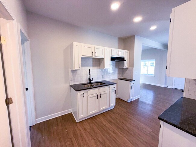 Building Photo - Charming Cape Cod in Columbus | 3BR, Updat...