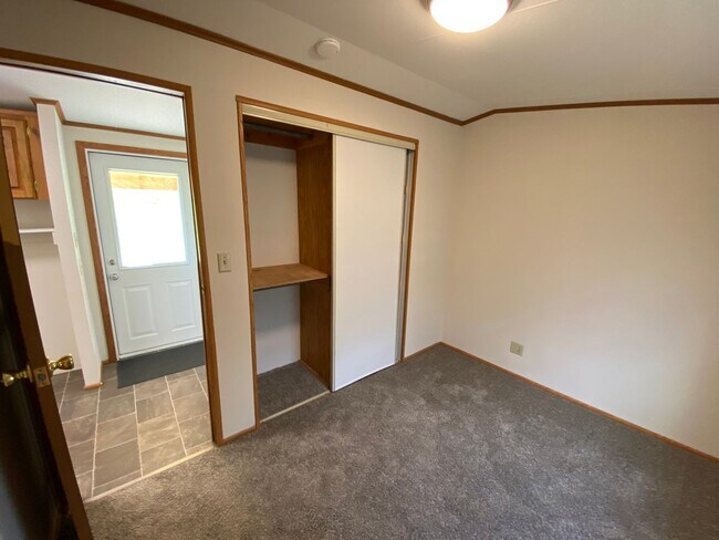 Building Photo - Mobile Home