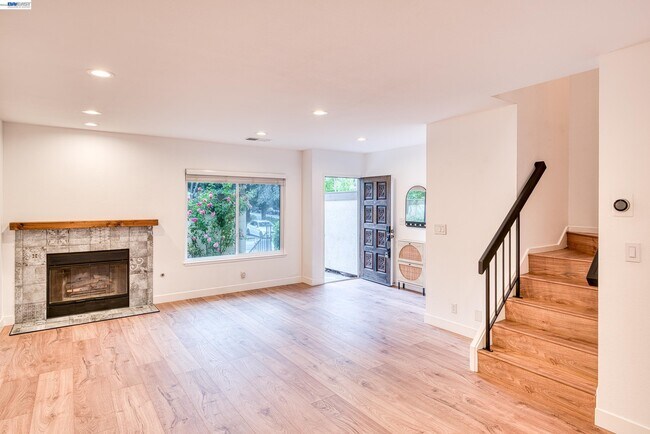 Building Photo - 535 Churchill Downs Ct