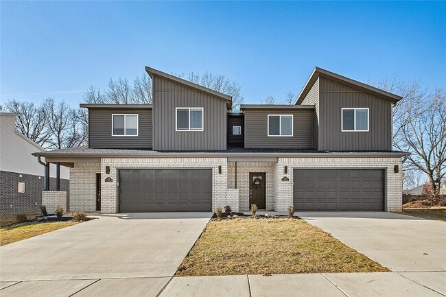 Building Photo - 718 Sun Meadows Loop